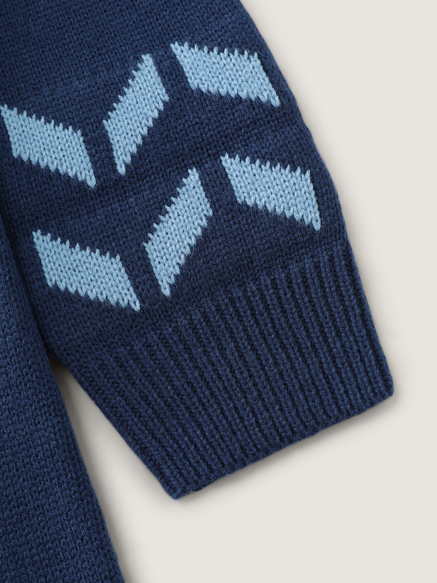 Geometric Pattern Raglan Sleeve Midi Sweater Dress