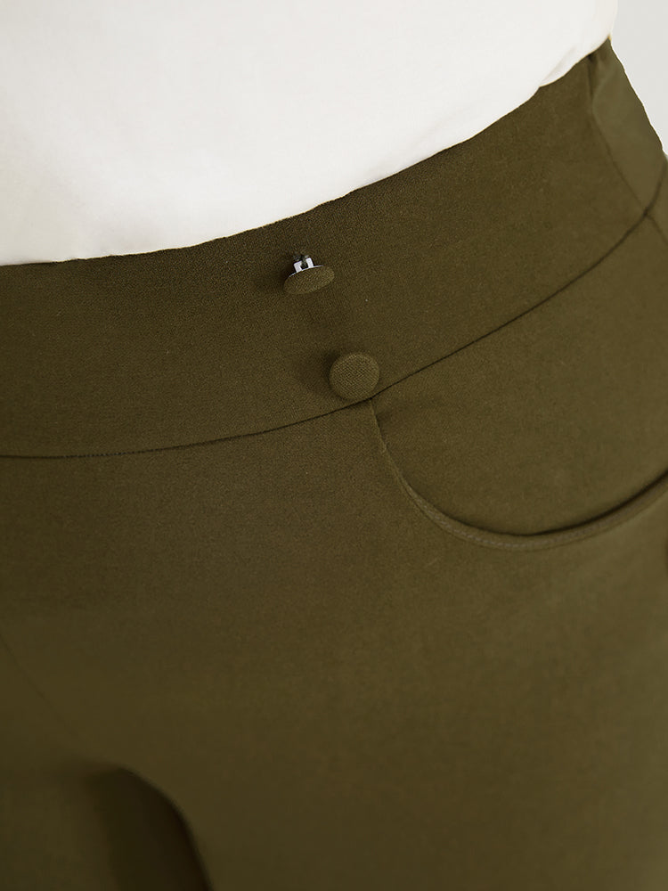 Solid Elastic Waist Button Detail Pocket Shorts