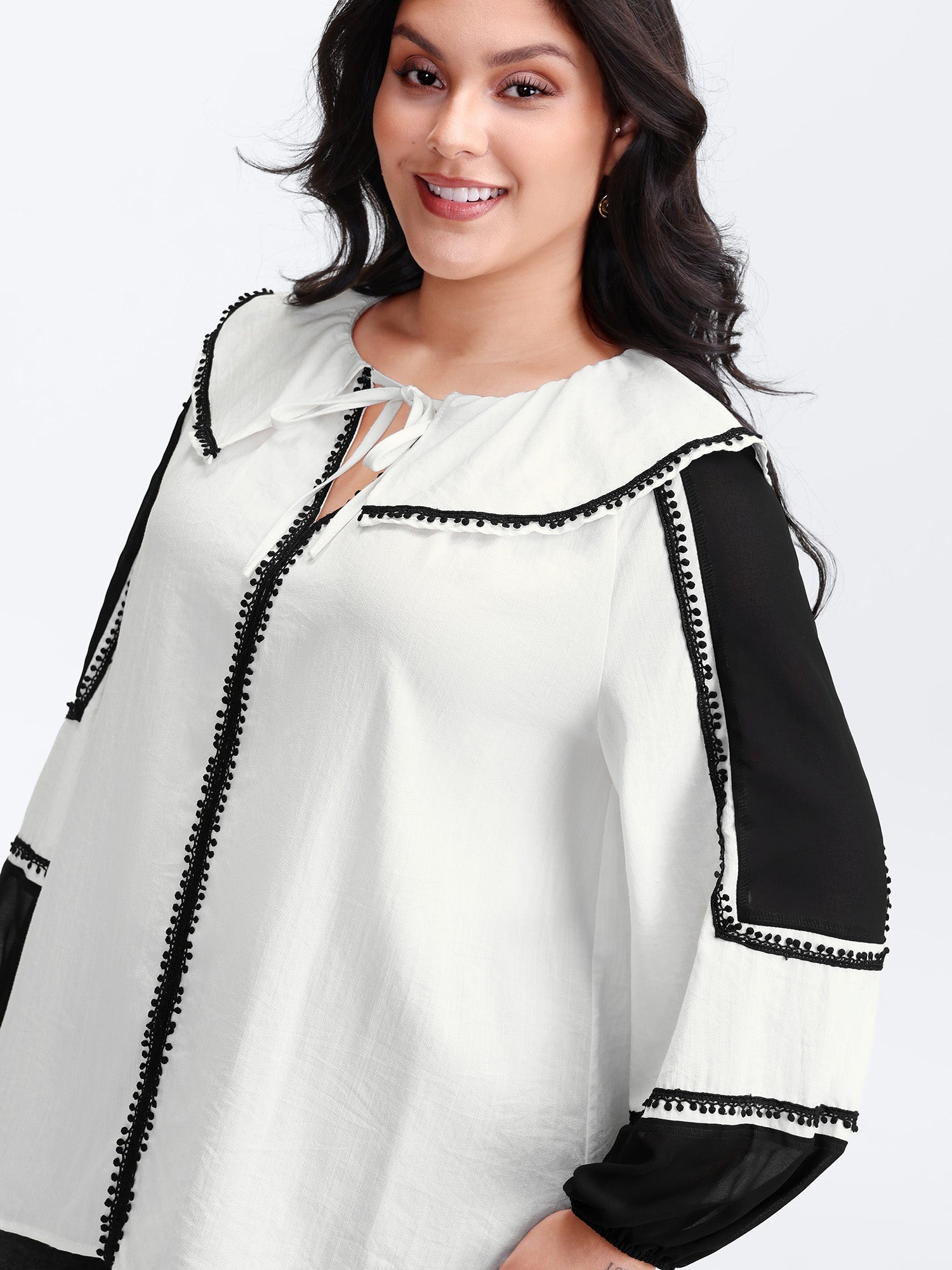 Ruffled Collar Contrast Webbing Top