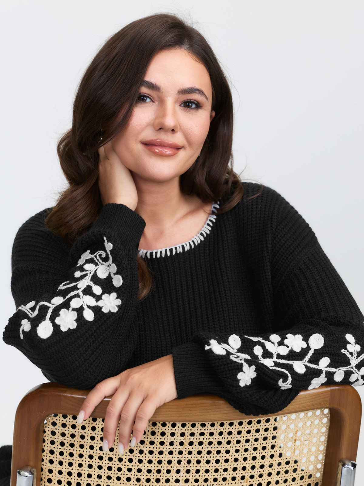 Floral Embroidered Texture Pullover